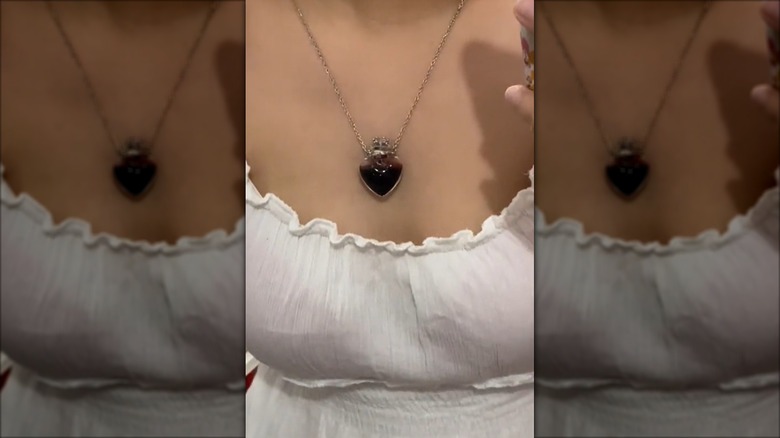 A necklace containing liquid